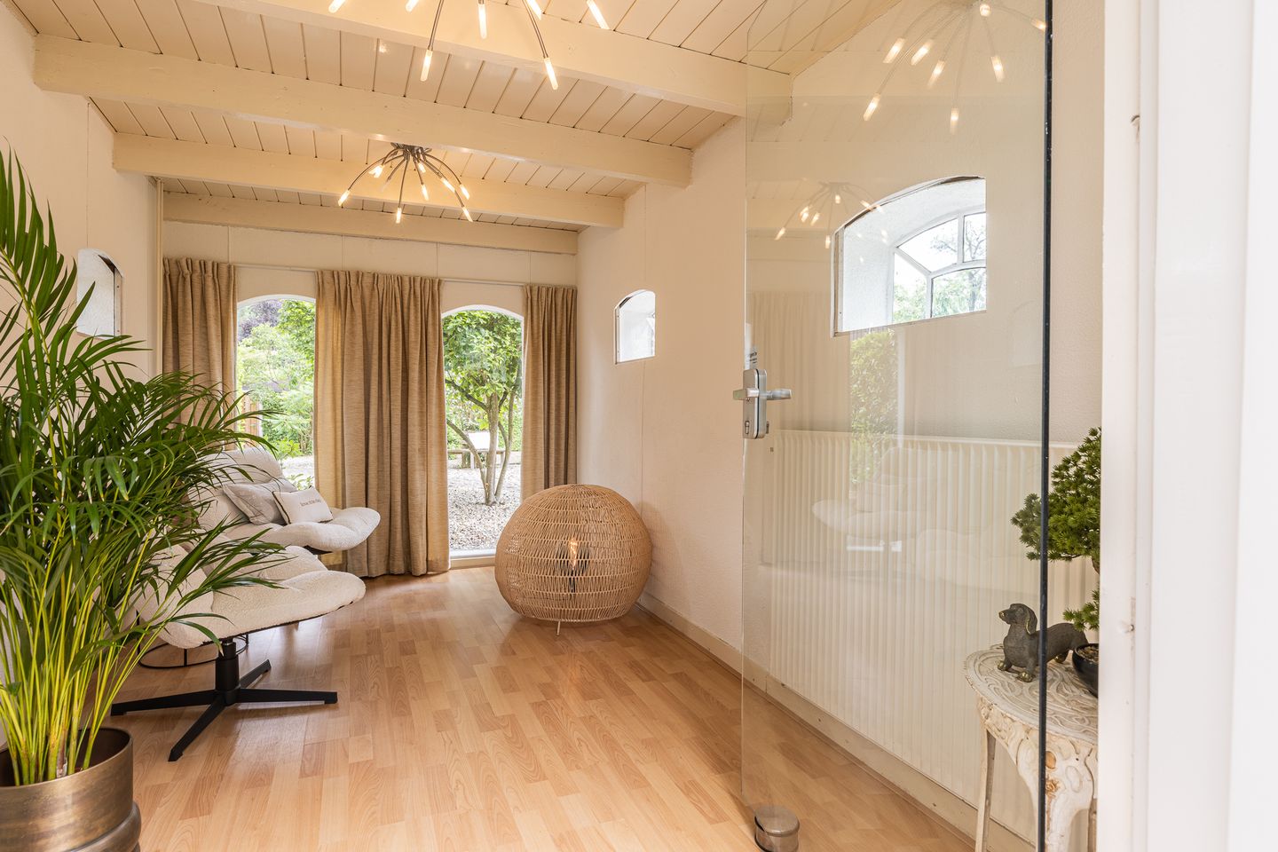 Completely Renovated Monumental Mansion with Two Independent Outbuildings in Forested Surroundings — 85