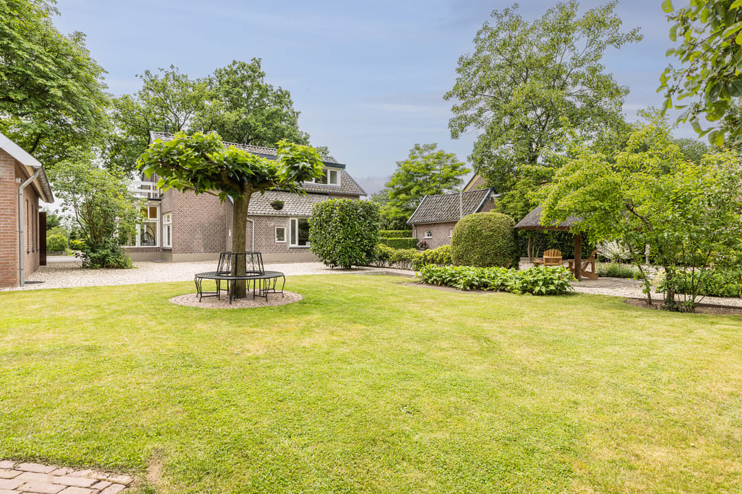 Completely Renovated Monumental Mansion with Two Independent Outbuildings in Forested Surroundings — 92
