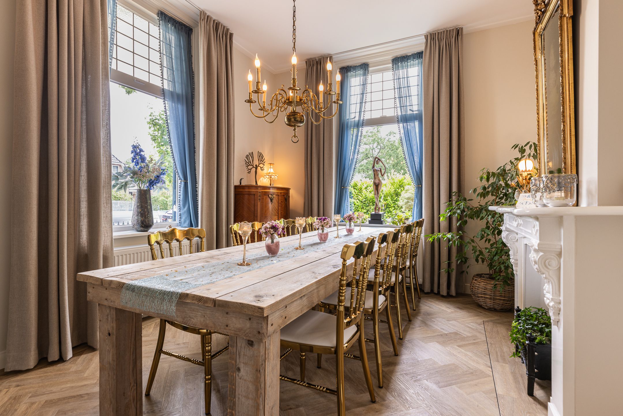 Completely Renovated Monumental Mansion with Two Independent Outbuildings in Forested Surroundings — 36
