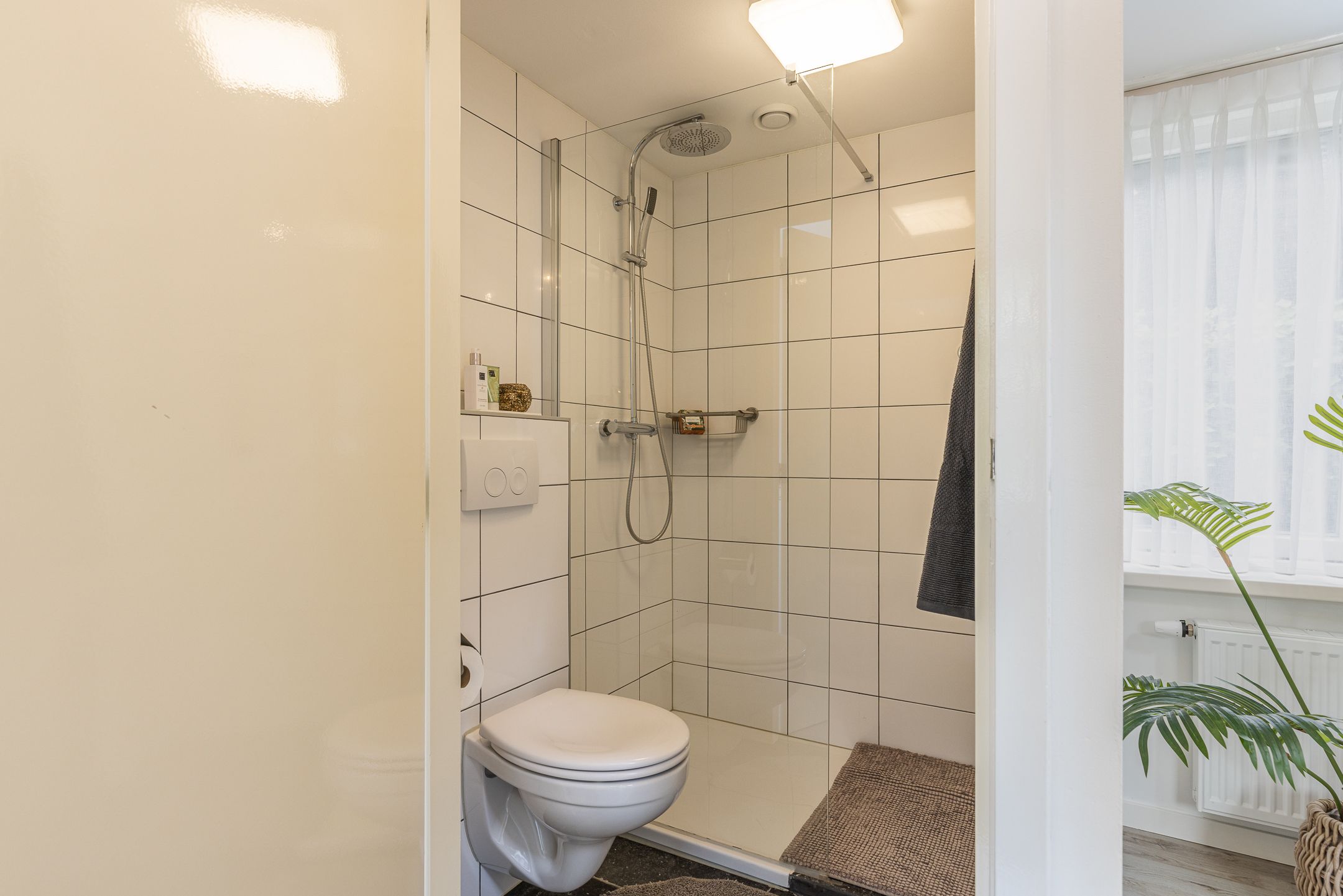 Completely Renovated Monumental Mansion with Two Independent Outbuildings in Forested Surroundings — 75