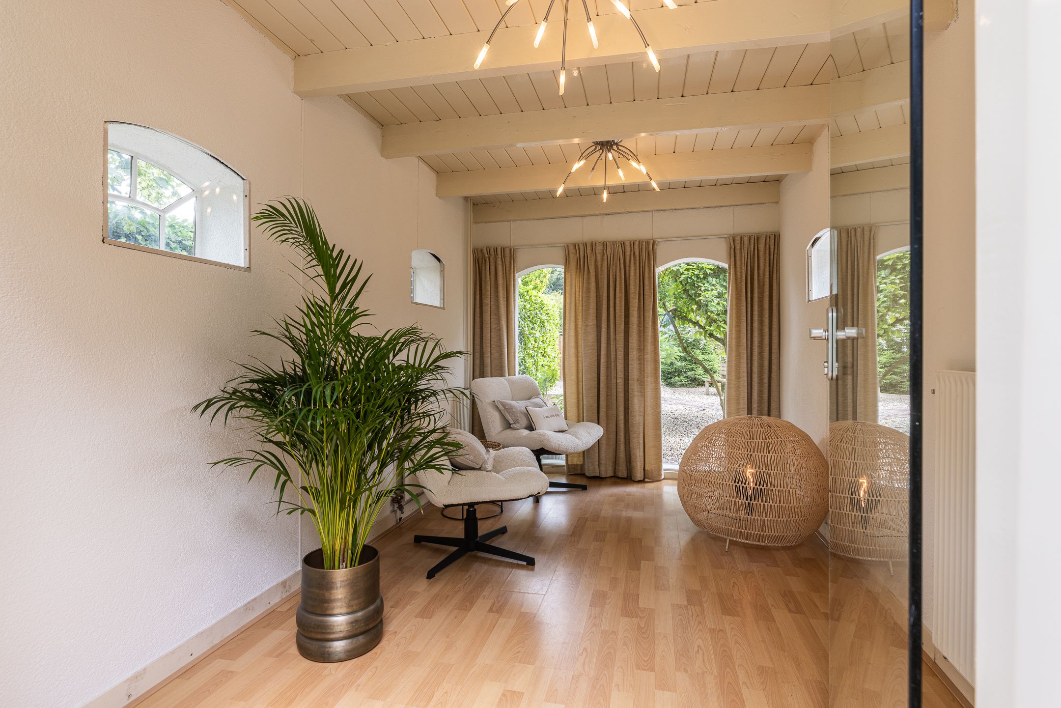 Completely Renovated Monumental Mansion with Two Independent Outbuildings in Forested Surroundings — 84
