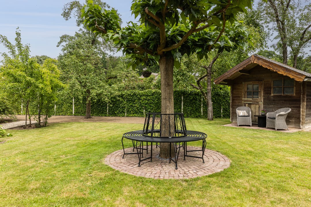Completely Renovated Monumental Mansion with Two Independent Outbuildings in Forested Surroundings — 98