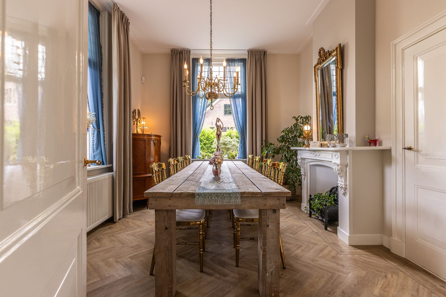 Completely Renovated Monumental Mansion with Two Independent Outbuildings in Forested Surroundings — 35