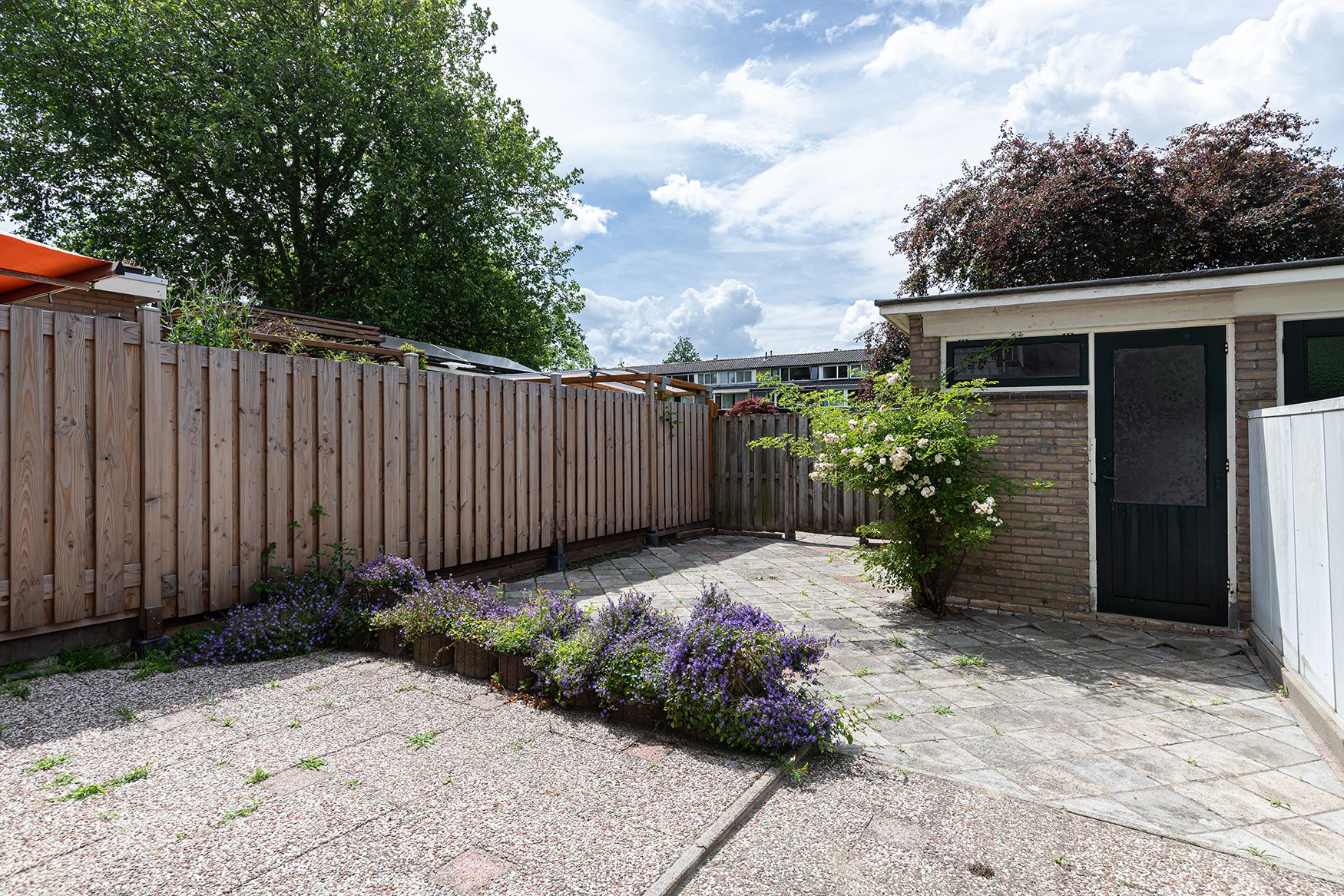 Starter Home with Sunny Southwest Garden in Quiet Papendrecht Neighborhood — 18