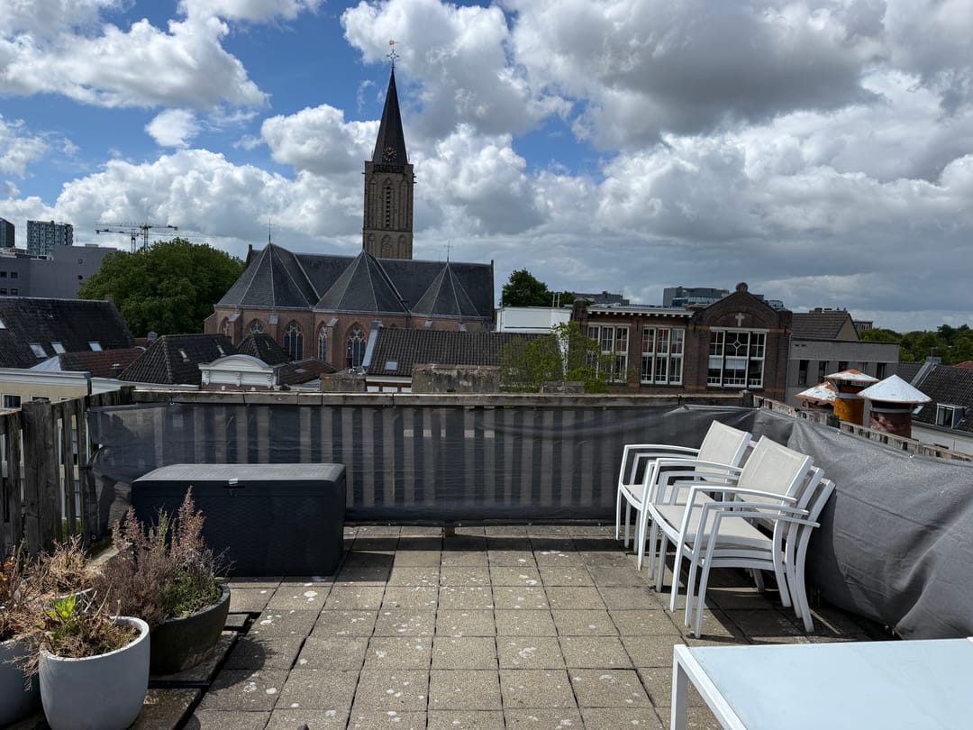 Cozy Canal Apartment with Sun Deck and Panoramic Utrecht Views — 13
