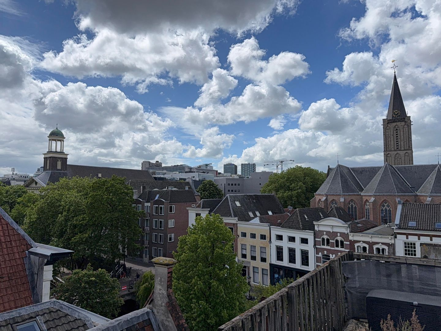 Cozy Canal Apartment with Sun Deck and Panoramic Utrecht Views — 14