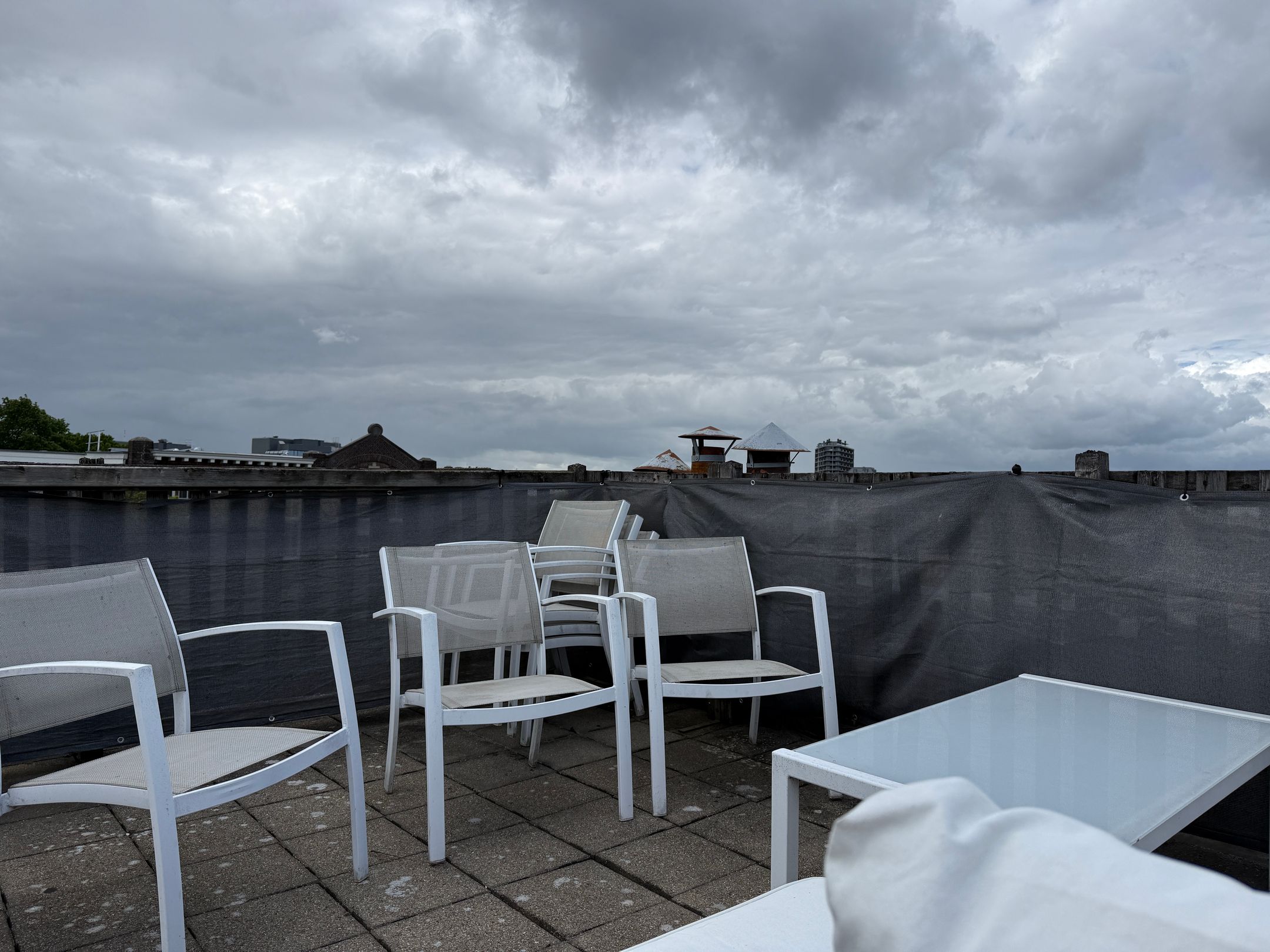Cozy Canal Apartment with Sun Deck and Panoramic Utrecht Views — 12