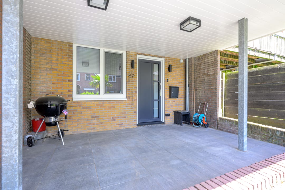 Waterfront Living with Panoramic IJsselmeer Views in Historic Medemblik — 13