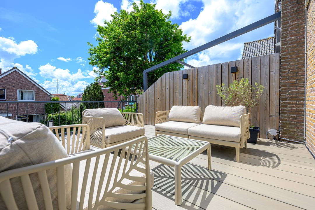 Waterfront Living with Panoramic IJsselmeer Views in Historic Medemblik — 31