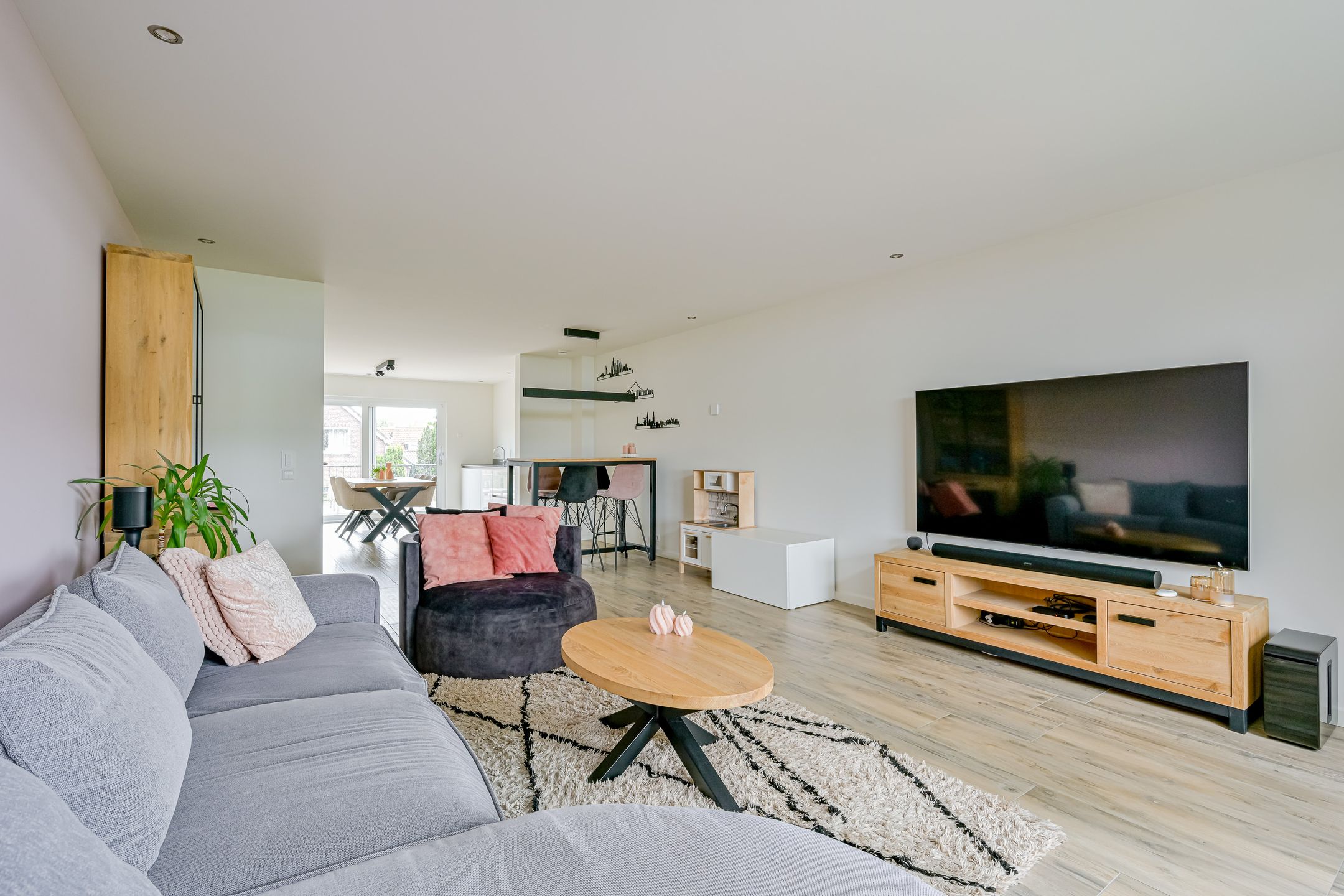 Waterfront Living with Panoramic IJsselmeer Views in Historic Medemblik — 21
