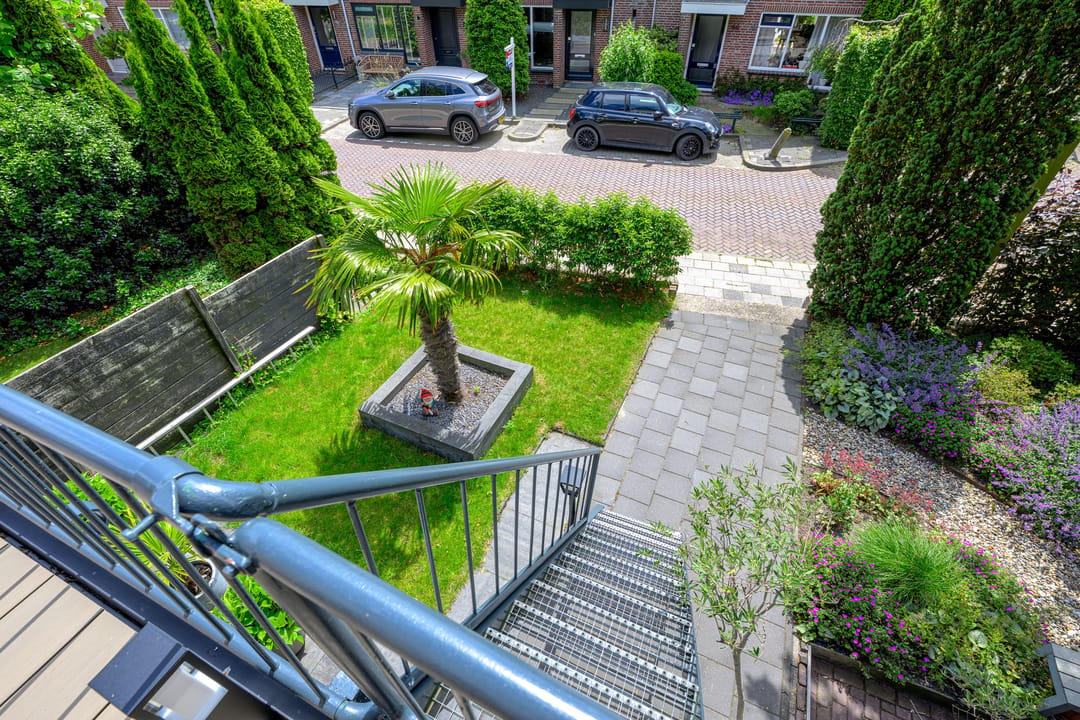 Waterfront Living with Panoramic IJsselmeer Views in Historic Medemblik — 17