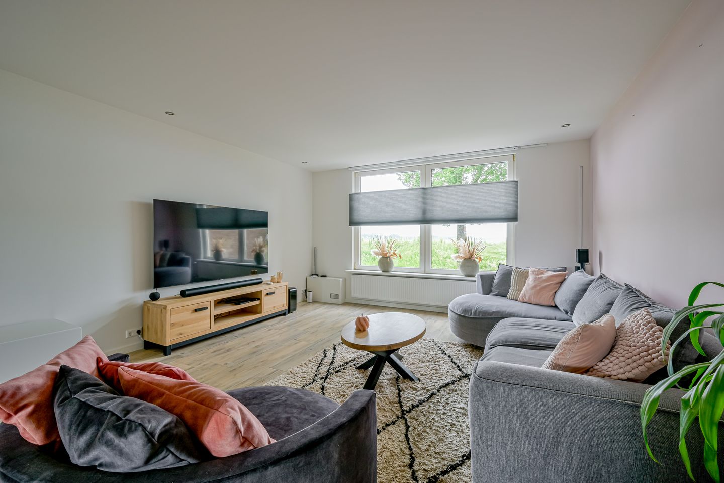 Waterfront Living with Panoramic IJsselmeer Views in Historic Medemblik — 20