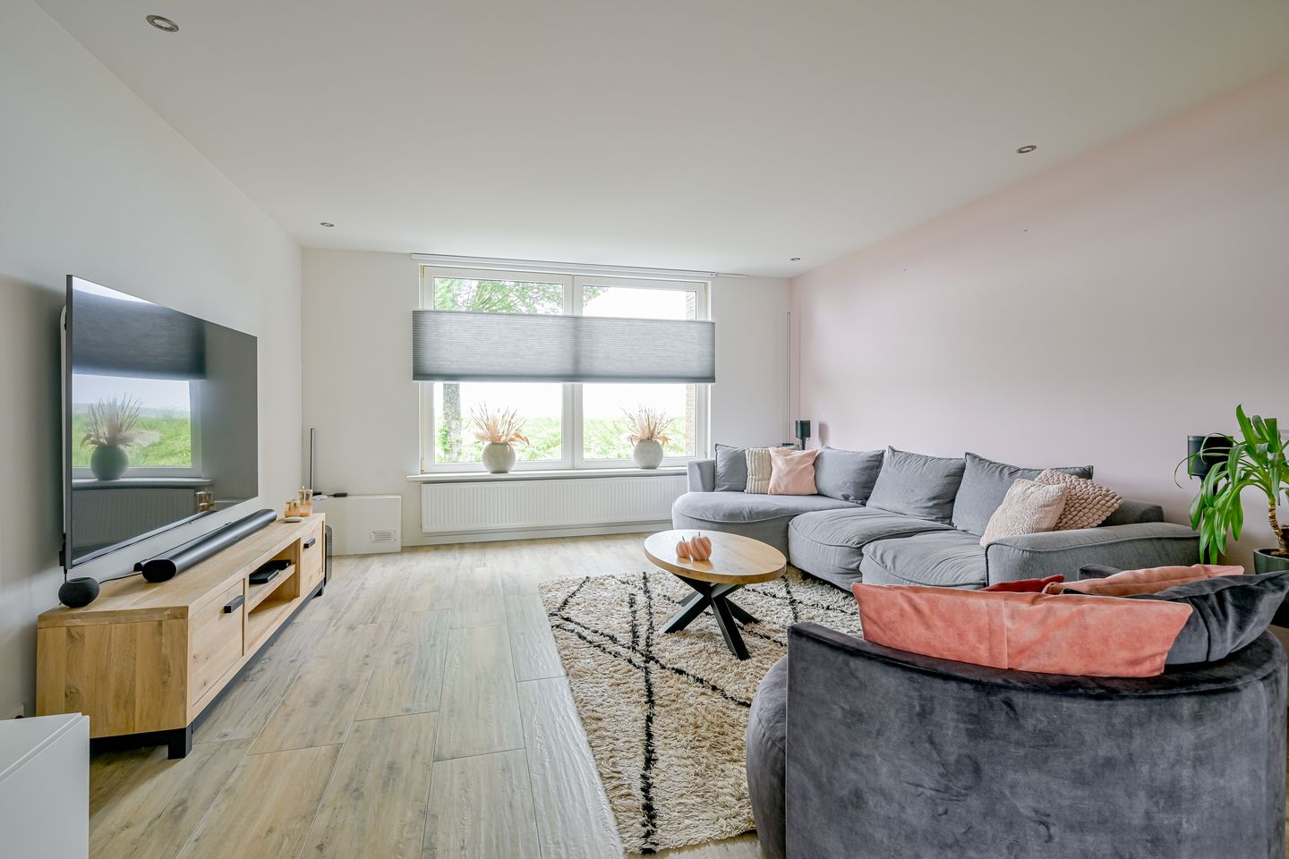 Waterfront Living with Panoramic IJsselmeer Views in Historic Medemblik — 19