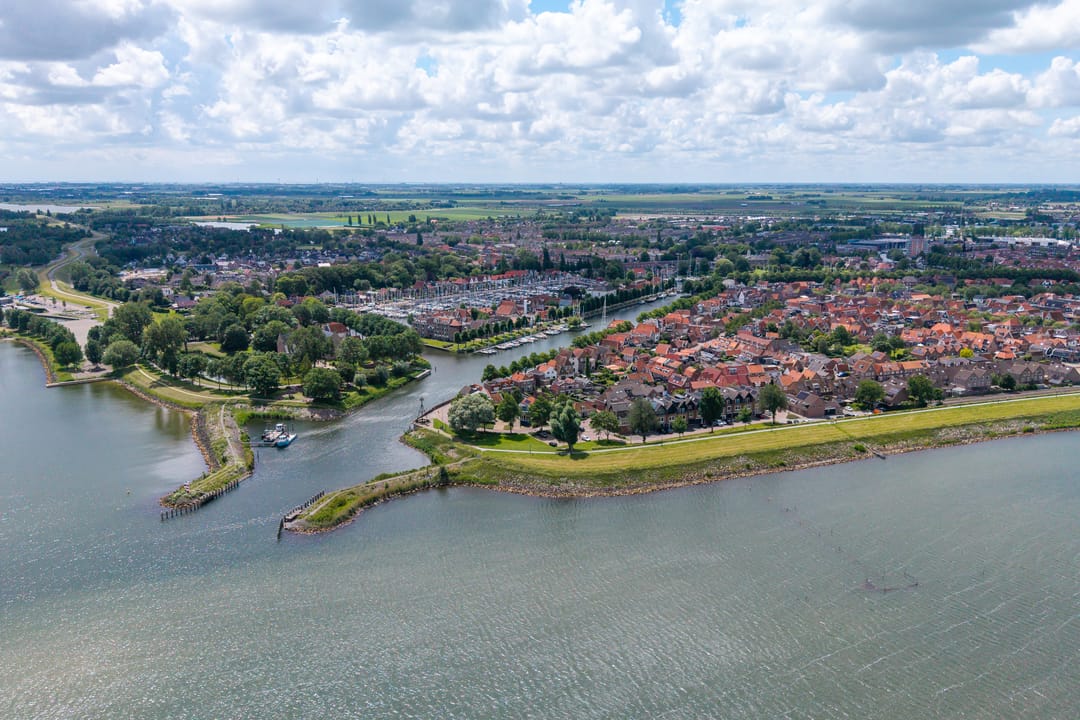 Waterfront Living with Panoramic IJsselmeer Views in Historic Medemblik — 68