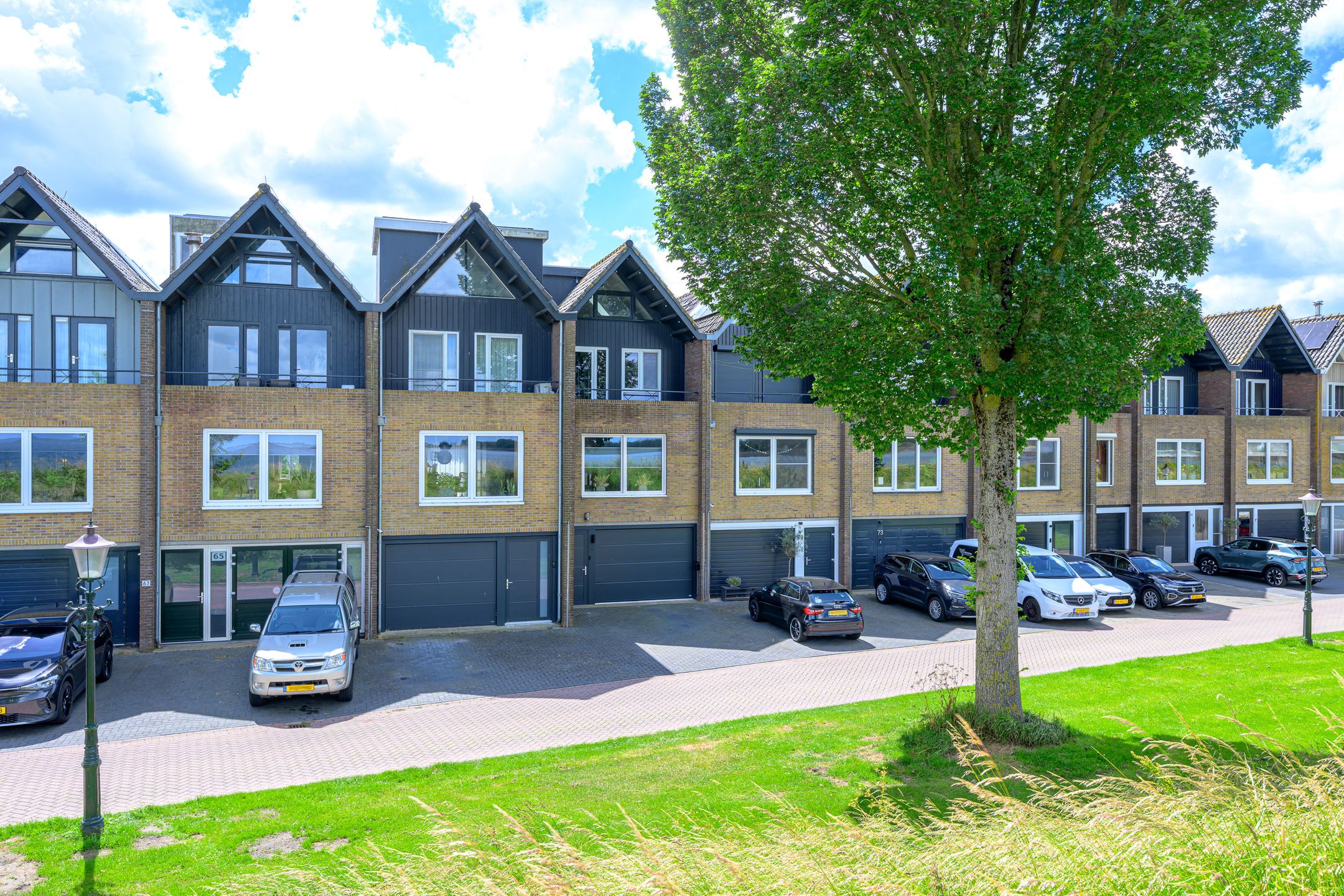 Waterfront Living with Panoramic IJsselmeer Views in Historic Medemblik — 57