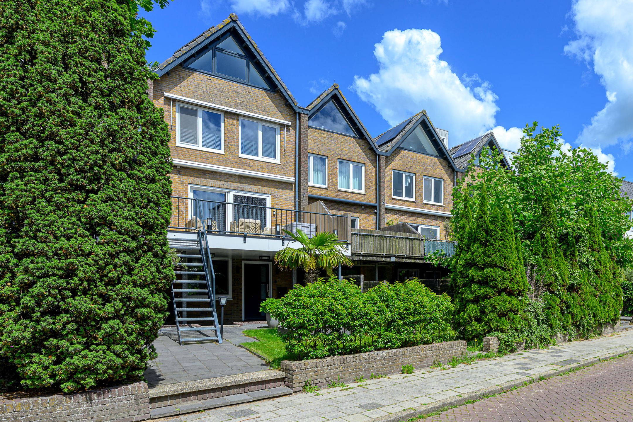 Waterfront Living with Panoramic IJsselmeer Views in Historic Medemblik — 51