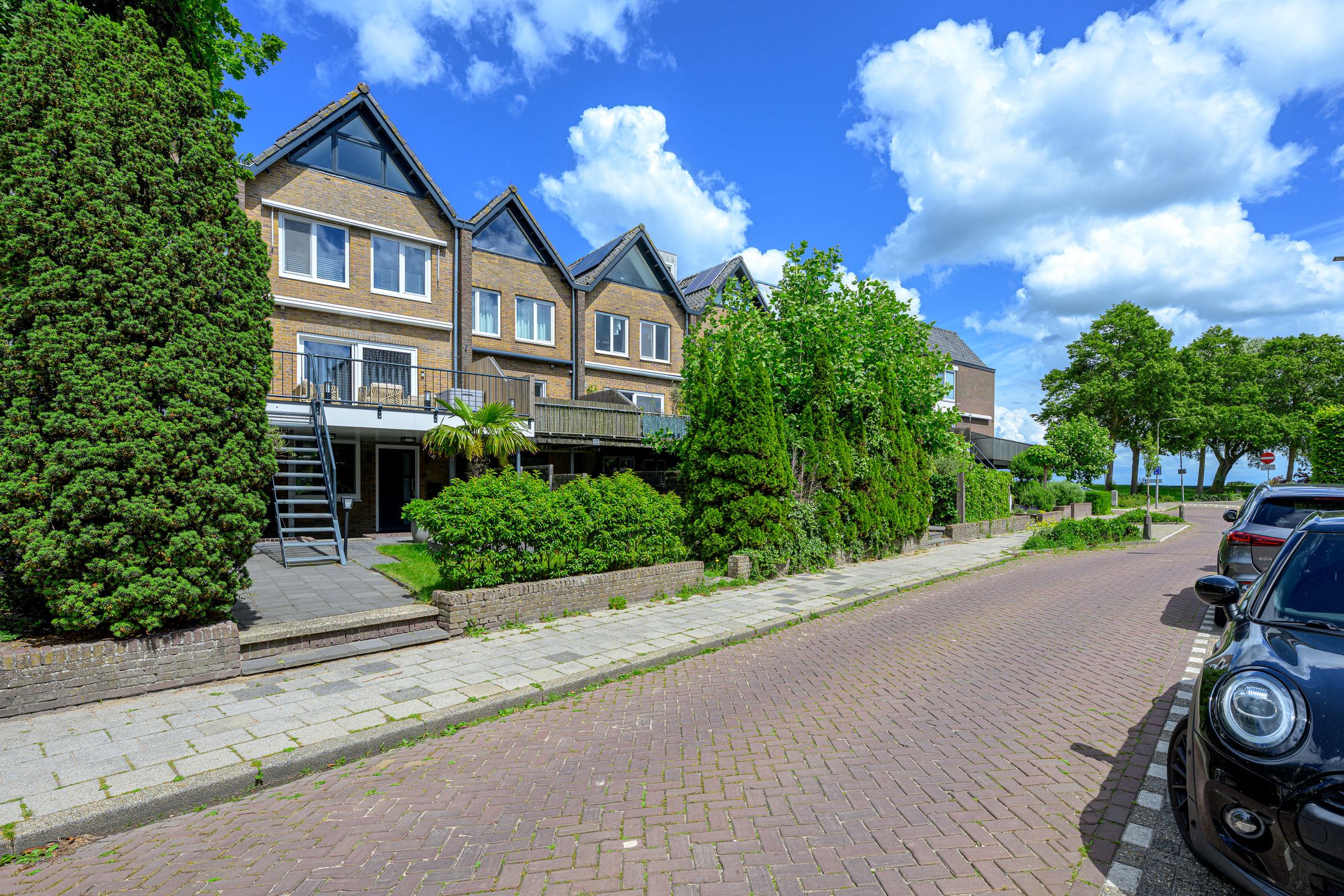 Waterfront Living with Panoramic IJsselmeer Views in Historic Medemblik — 60