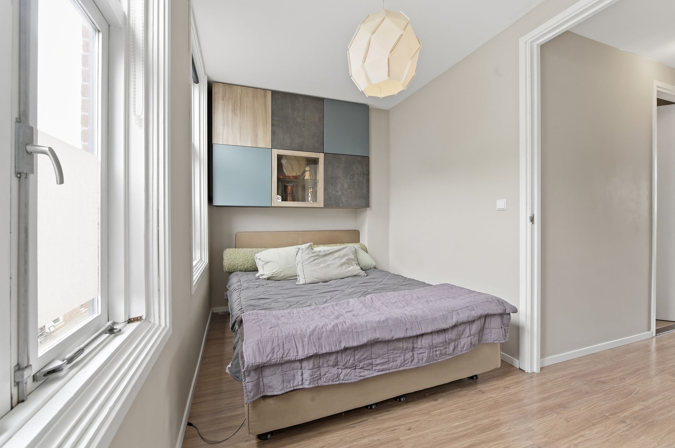 Spacious Renovated Townhouse in Historic Delft Center with Four Bedrooms and Two Bathrooms — 18