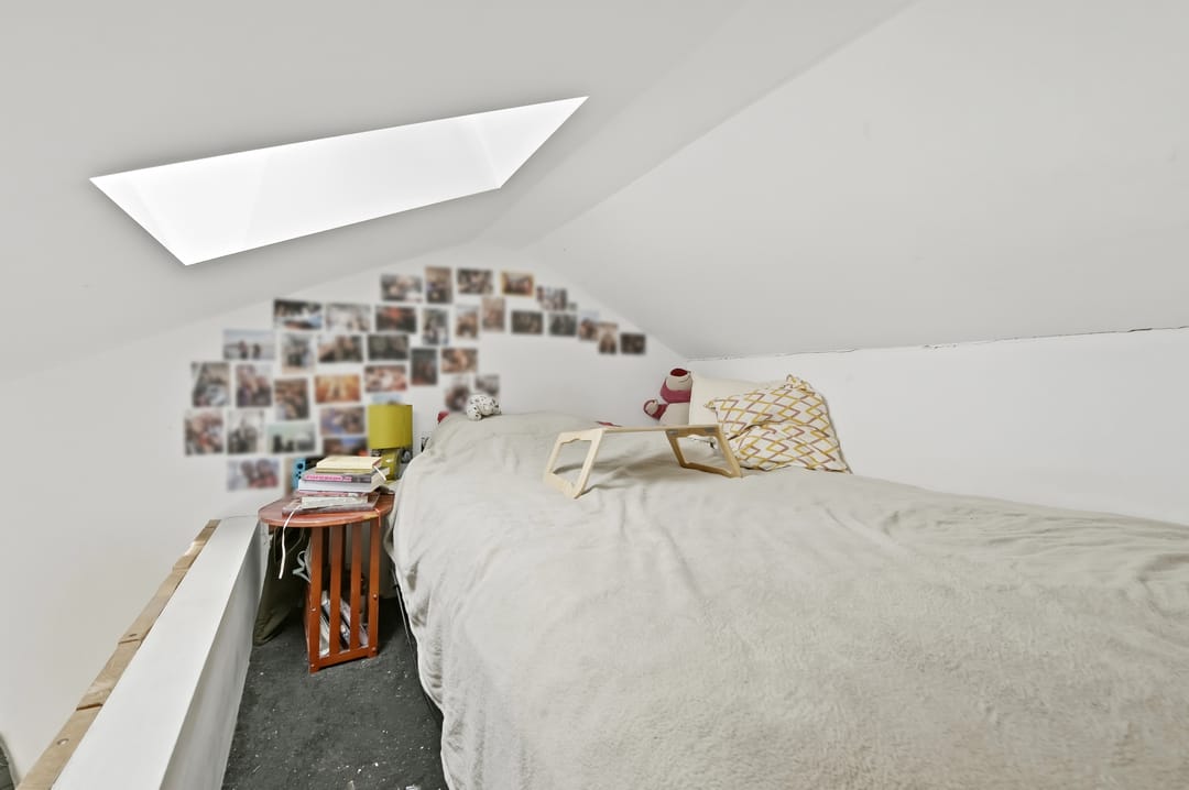 Spacious Renovated Townhouse in Historic Delft Center with Four Bedrooms and Two Bathrooms — 32