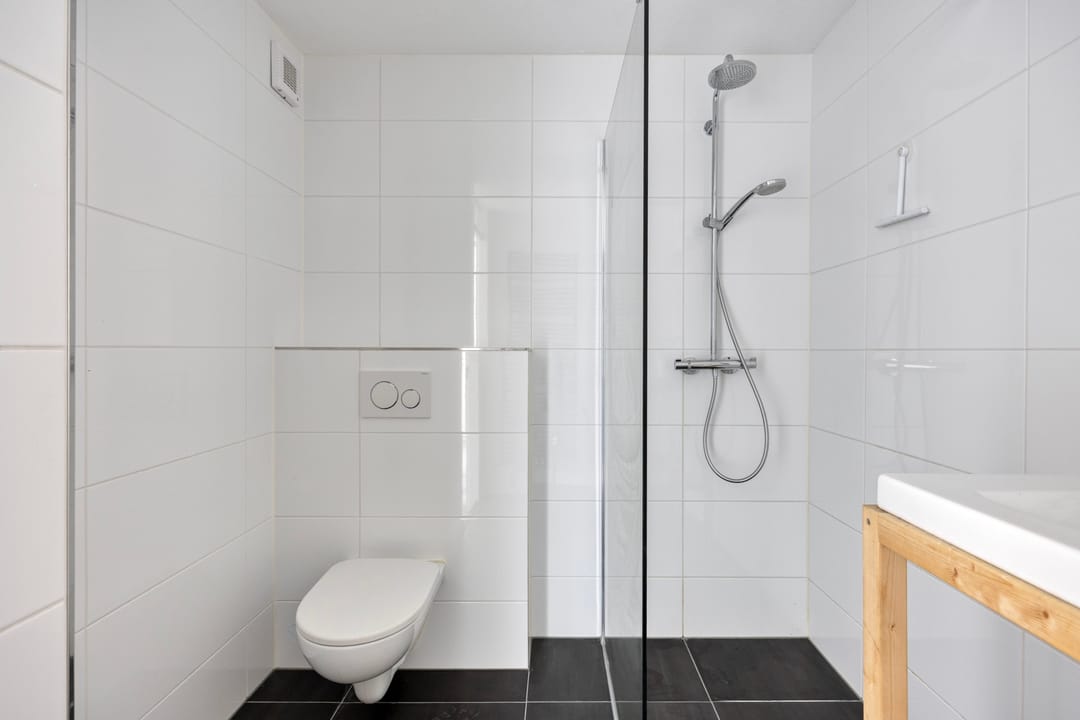 Renovated Family Home with Spacious Garden and Private Driveway in Child-Friendly Abersland — 16