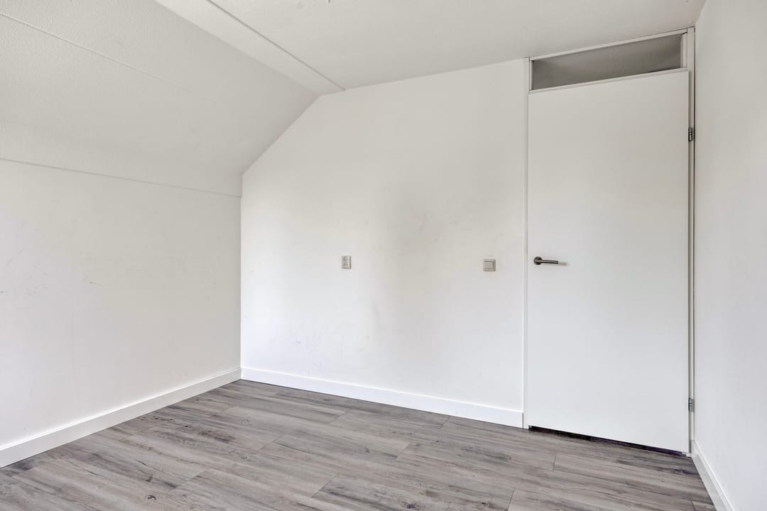 Renovated Family Home with Spacious Garden and Private Driveway in Child-Friendly Abersland — 13