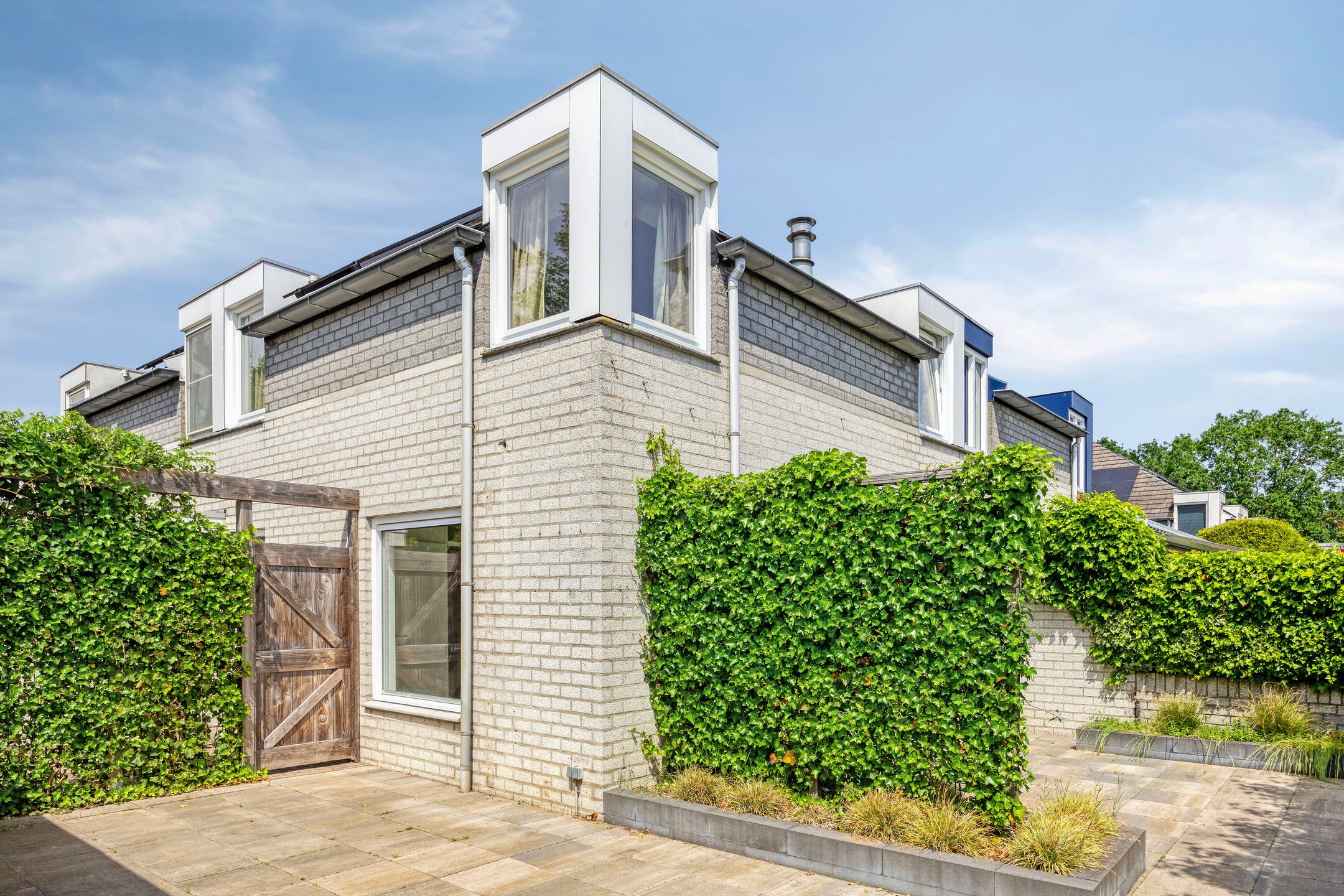 Renovated Family Home with Spacious Garden and Private Driveway in Child-Friendly Abersland — 21