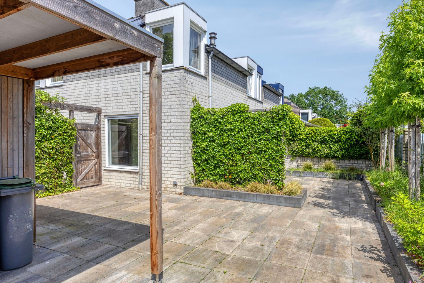 Renovated Family Home with Spacious Garden and Private Driveway in Child-Friendly Abersland — 20