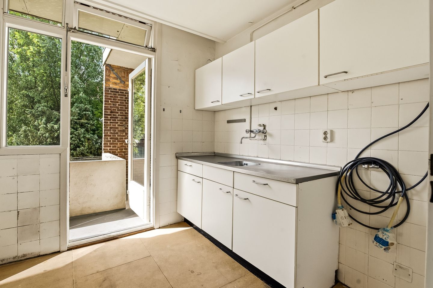 Spacious 3-Bedroom Apartment with Multiple Balconies in De Pijp — 10