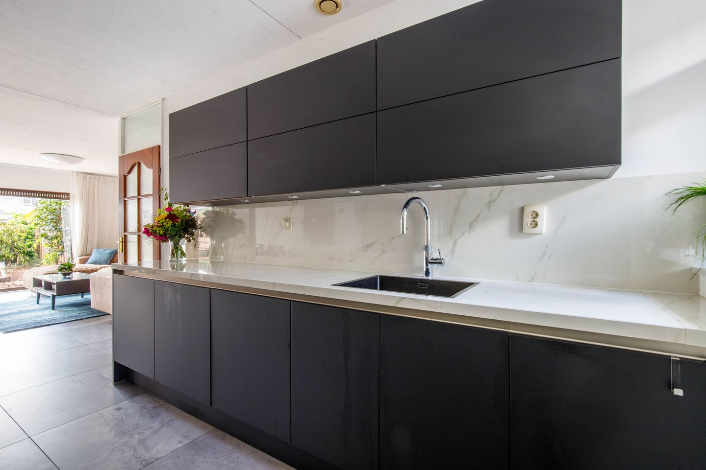 Spacious Semi-Detached Home with Waterfront Garden and Garage in Rotterdam — 14