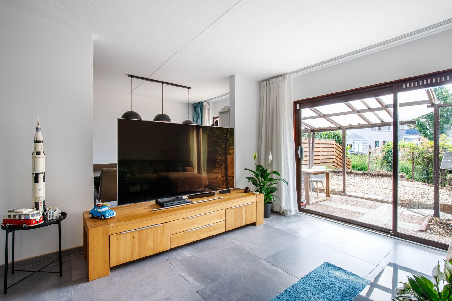 Spacious Semi-Detached Home with Waterfront Garden and Garage in Rotterdam — 10