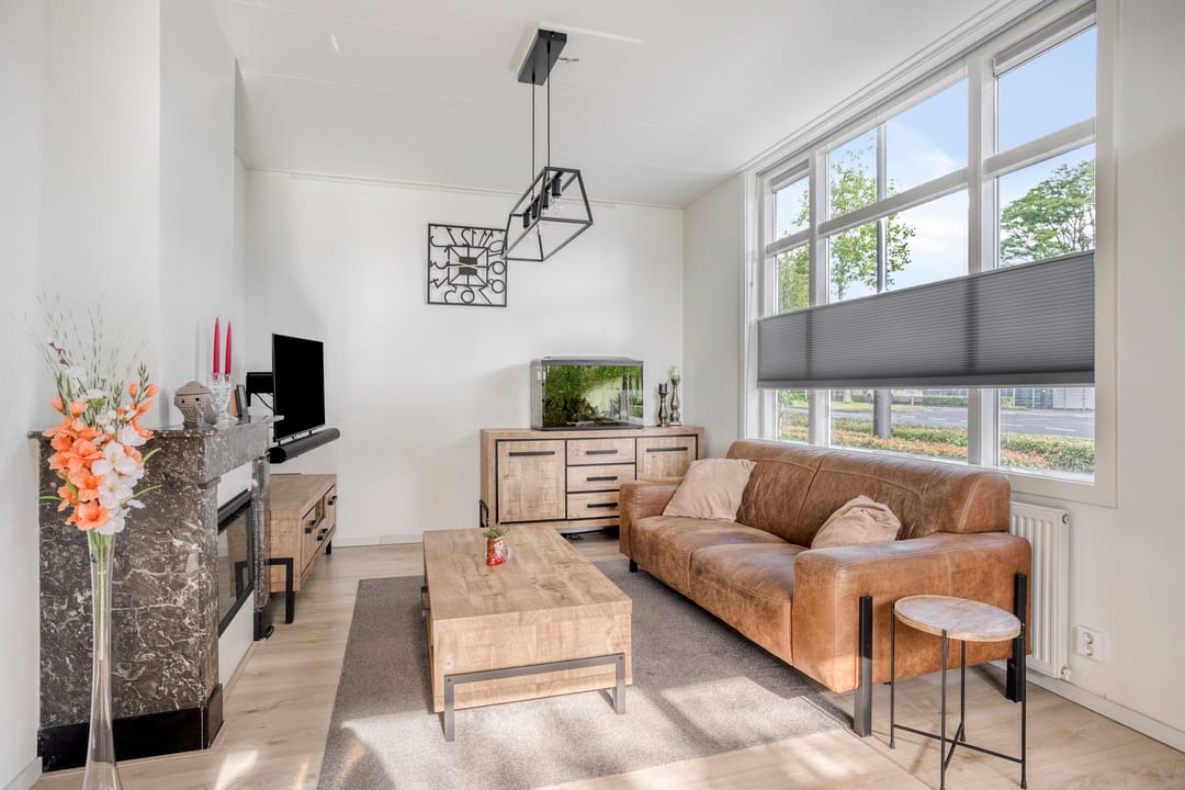 Corner Home with Solar Panels in De Staart, Dordrecht — 7