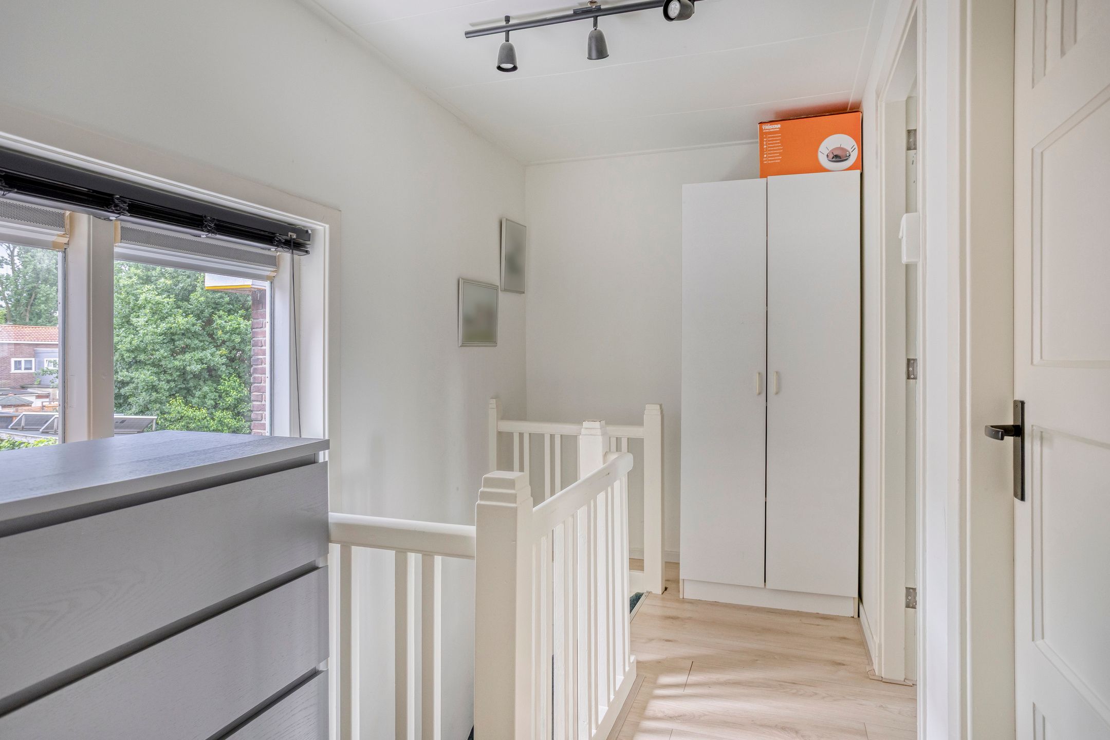 Corner Home with Solar Panels in De Staart, Dordrecht — 18