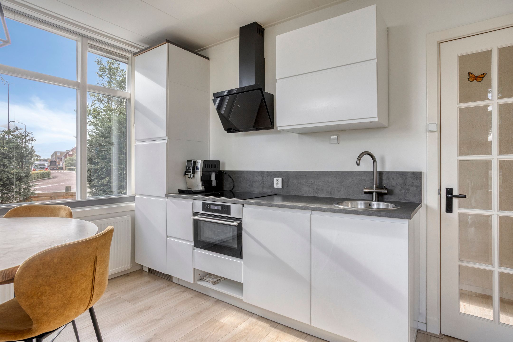 Corner Home with Solar Panels in De Staart, Dordrecht — 12