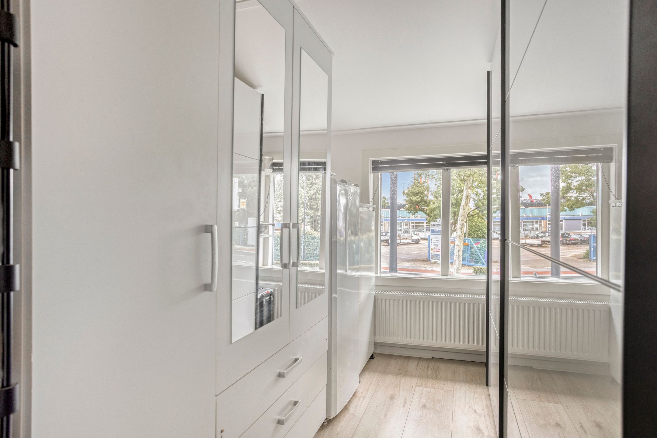 Corner Home with Solar Panels in De Staart, Dordrecht — 24