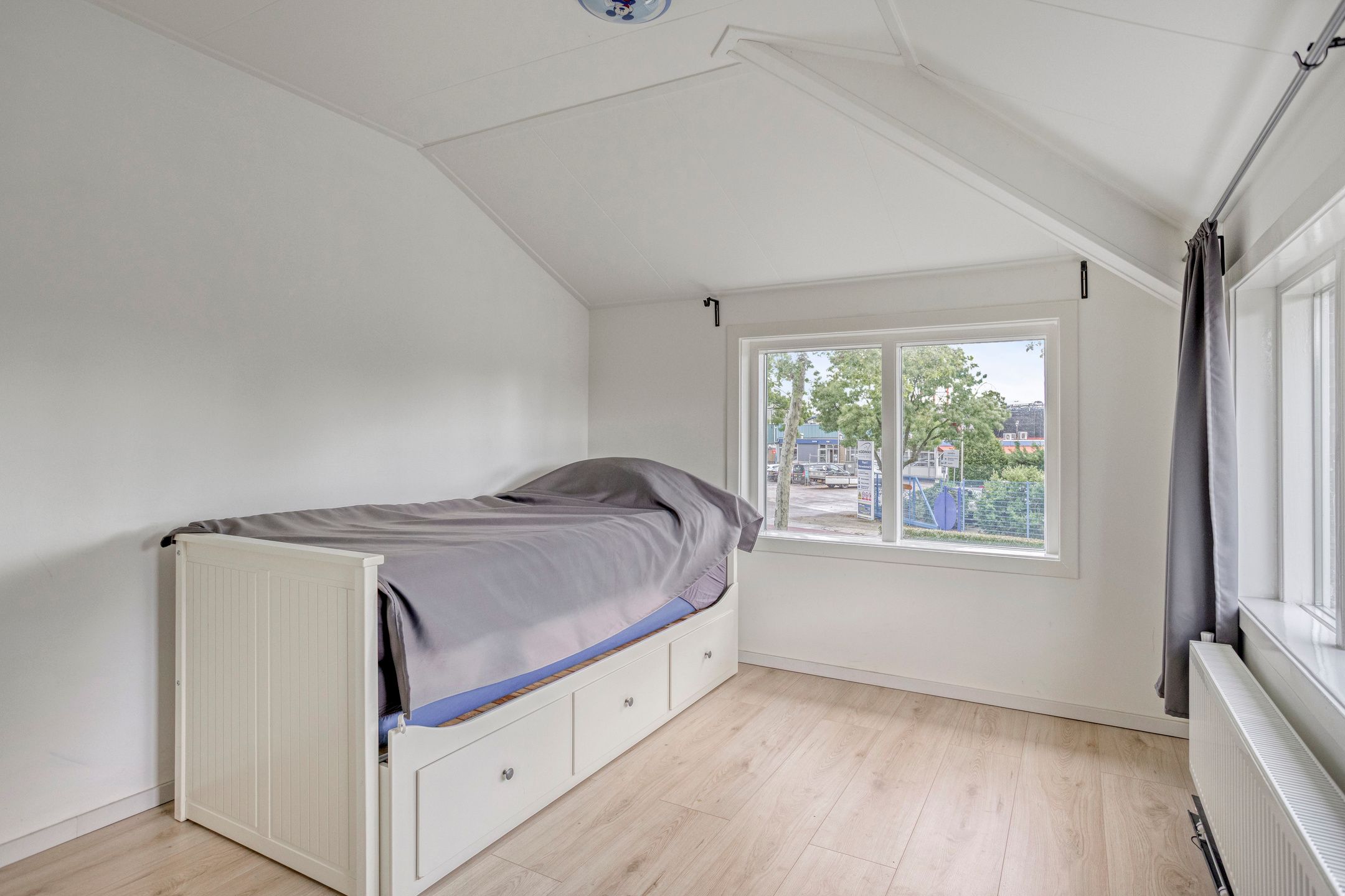 Corner Home with Solar Panels in De Staart, Dordrecht — 21