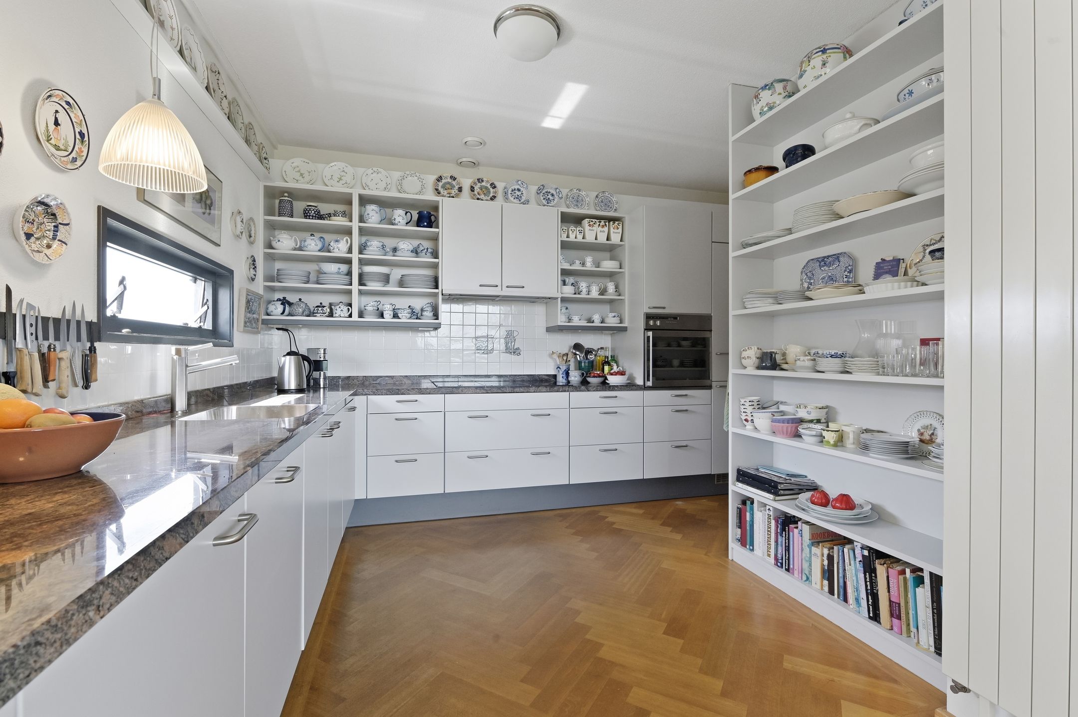 Exclusive Penthouse with Expansive Terraces and Panoramic Views in Delft — 21