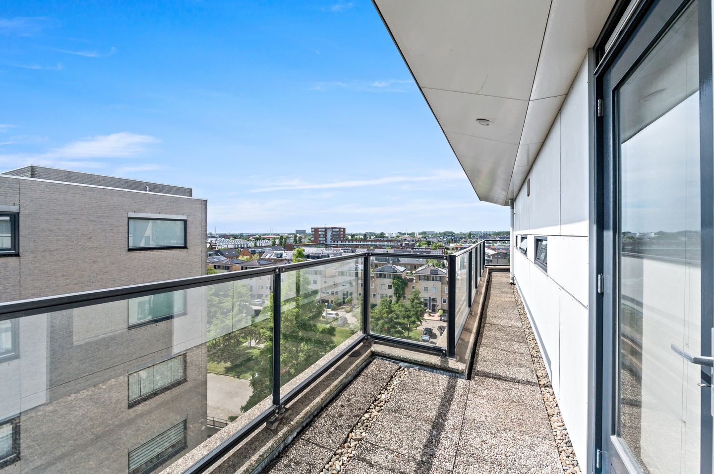 Exclusive Penthouse with Expansive Terraces and Panoramic Views in Delft — 19