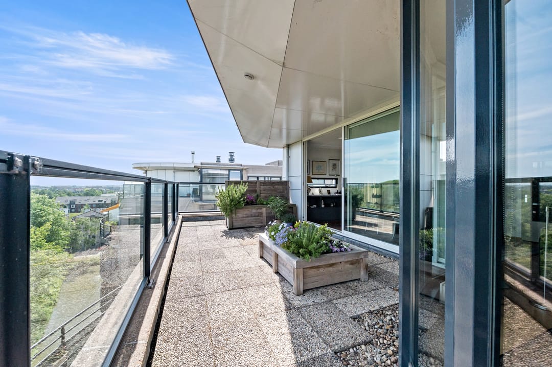 Exclusive Penthouse with Expansive Terraces and Panoramic Views in Delft — 17