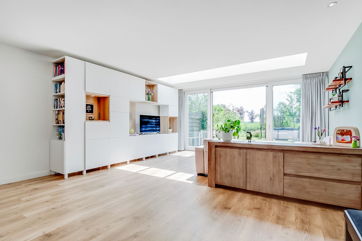 Family Terraced Home with Panoramic Meadow Views — 10