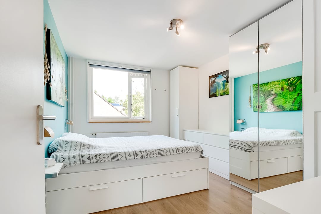 Family Terraced Home with Panoramic Meadow Views — 26