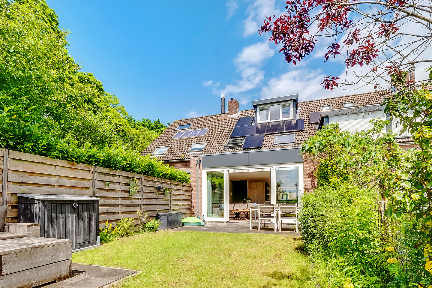 Family Terraced Home with Panoramic Meadow Views — 44