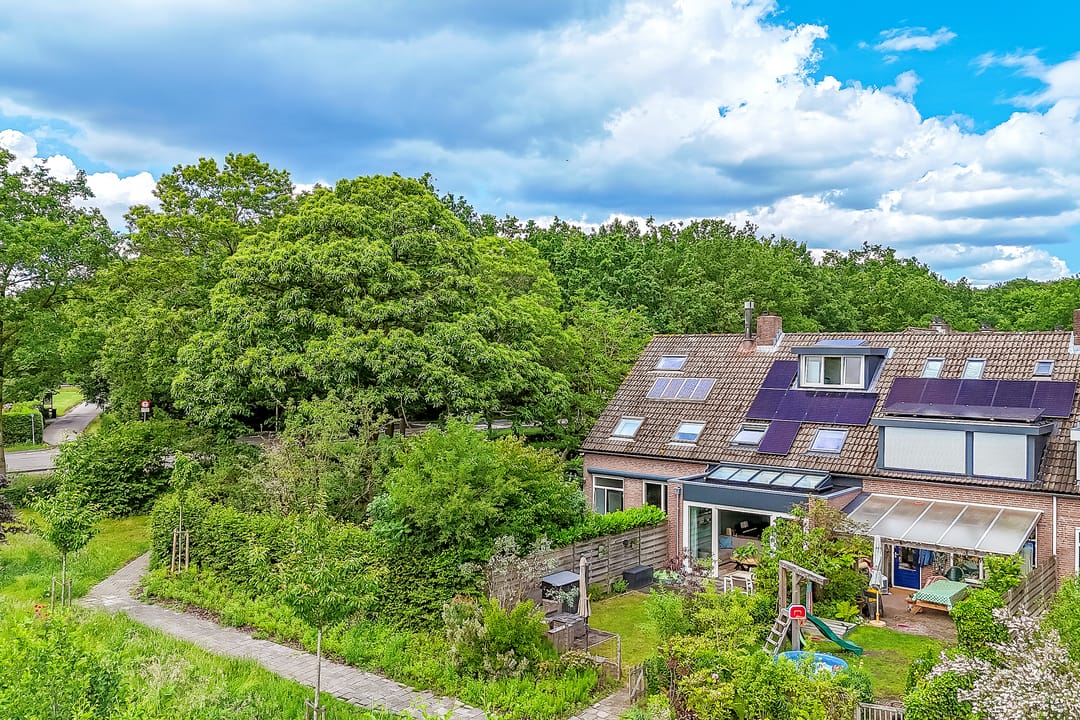 Family Terraced Home with Panoramic Meadow Views — 53