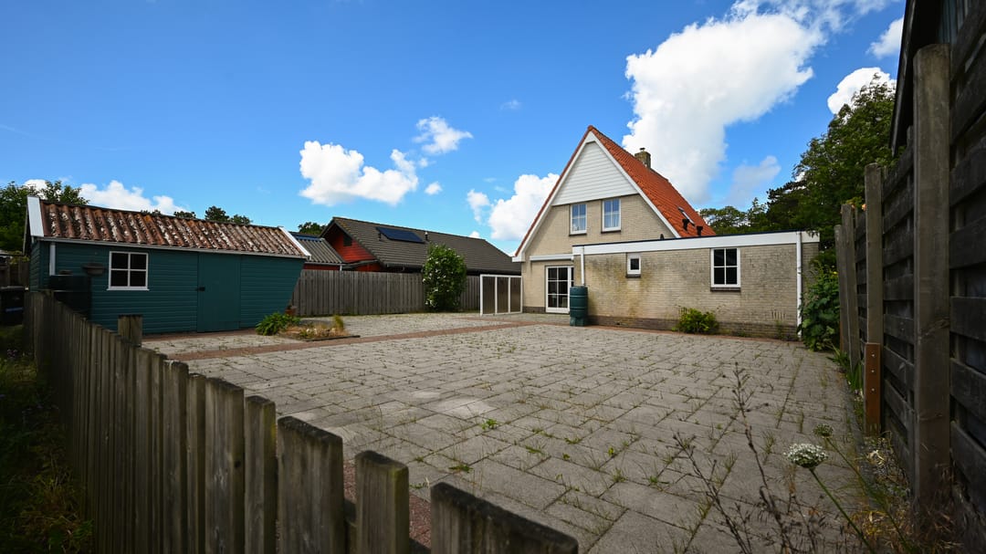 Detached Family Home with Garage and Spacious Garden in West-Terschelling — 31