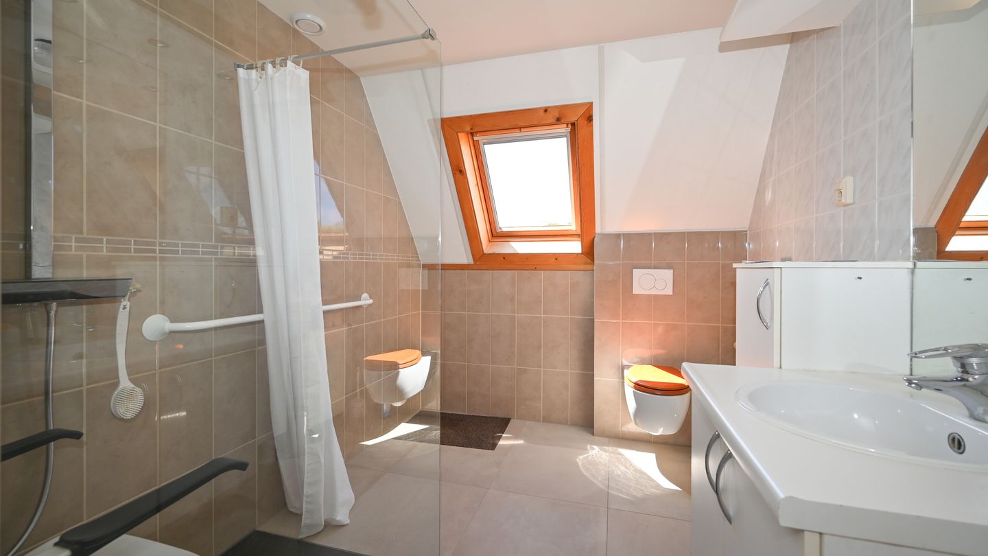 Detached Family Home with Garage and Spacious Garden in West-Terschelling — 20
