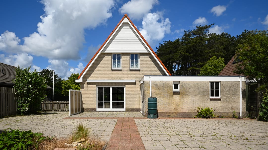 Detached Family Home with Garage and Spacious Garden in West-Terschelling — 32