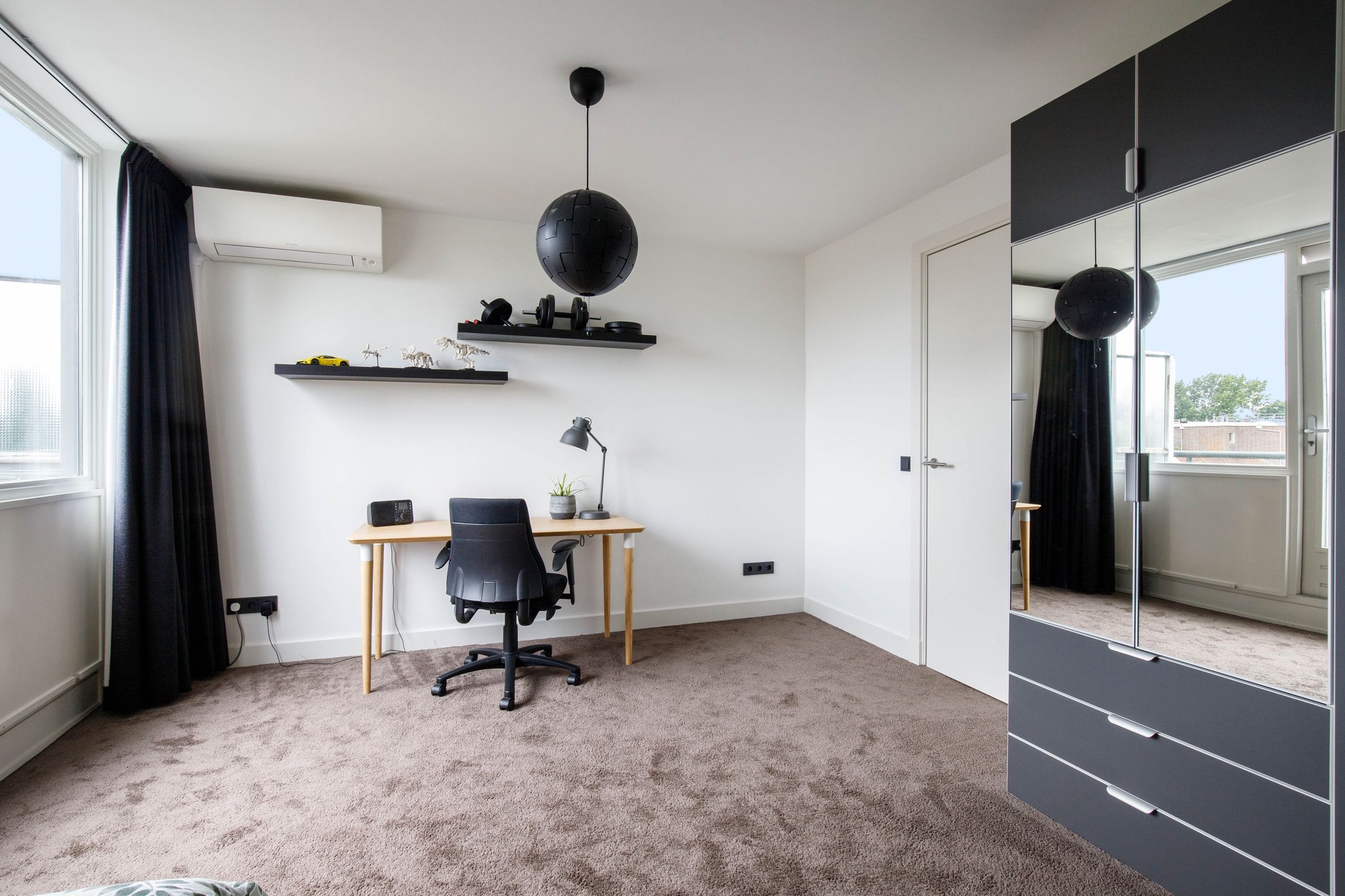Renovated Family Home with Water Views and Full Basement in Leidschendam — 36