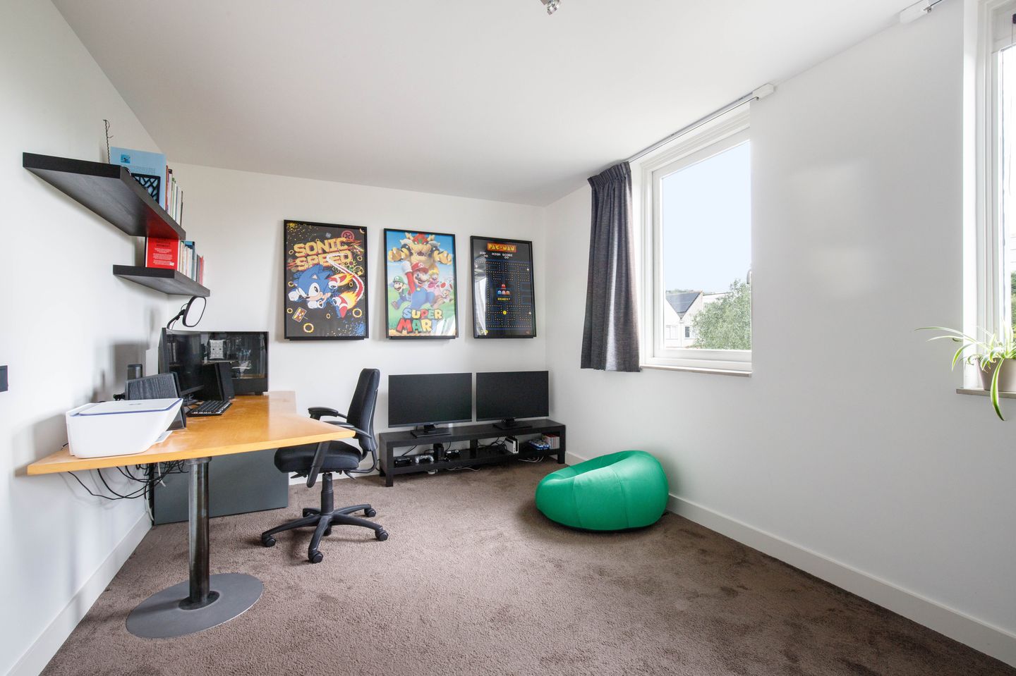 Renovated Family Home with Water Views and Full Basement in Leidschendam — 29