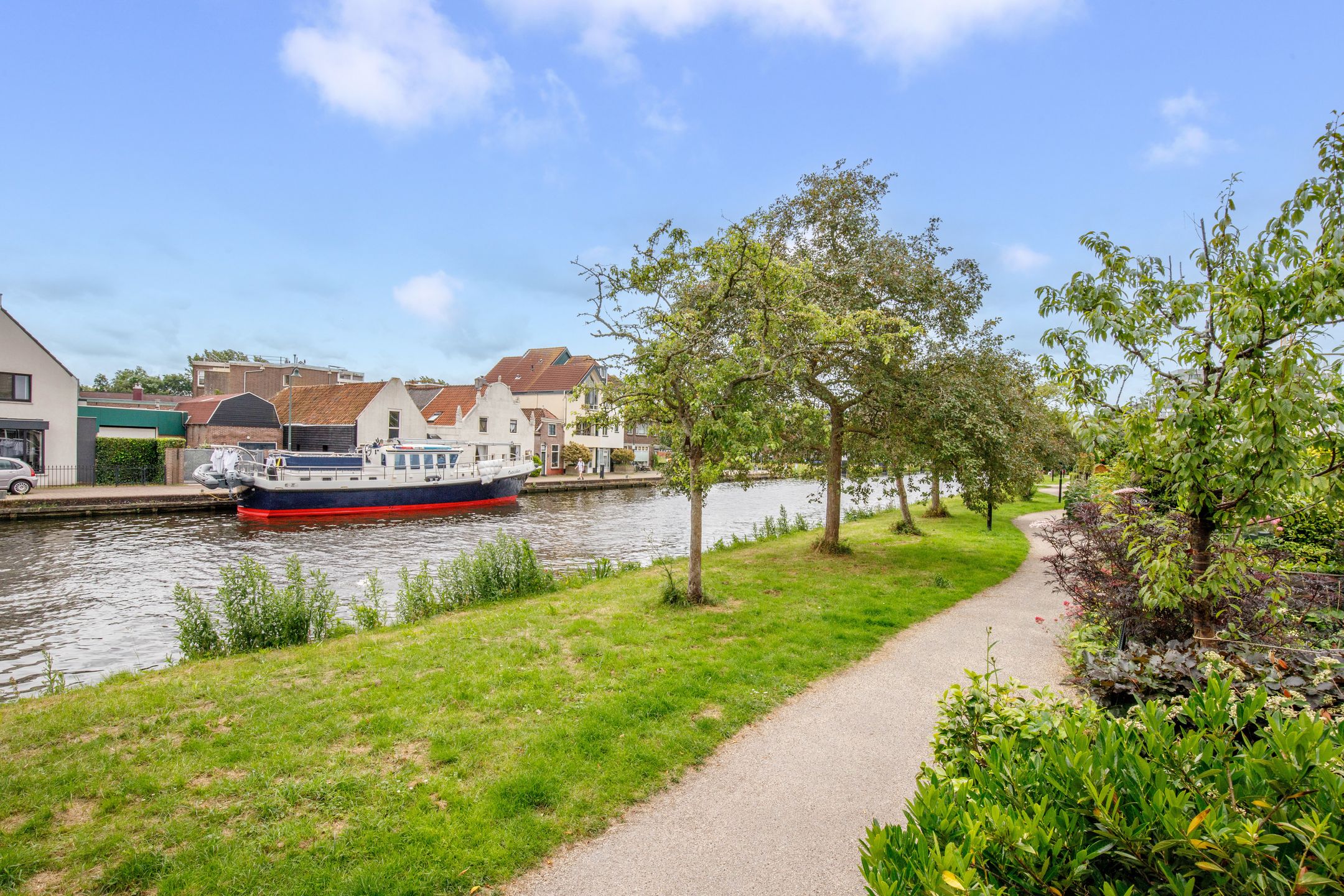 Renovated Family Home with Water Views and Full Basement in Leidschendam — 54