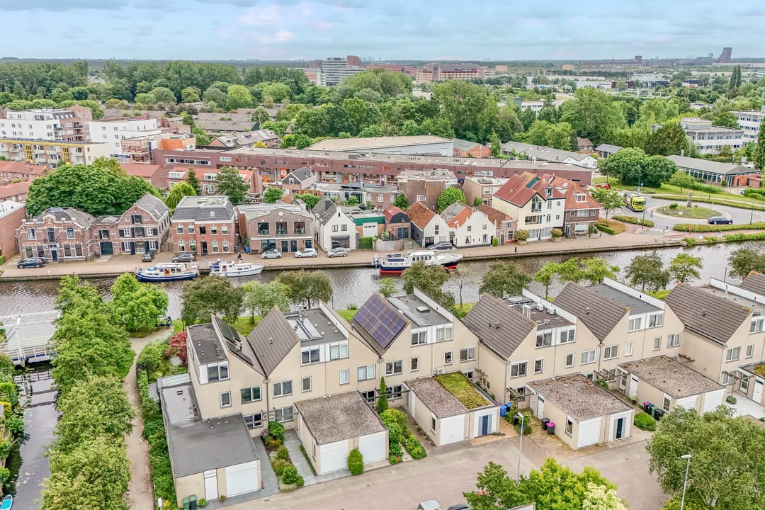 Renovated Family Home with Water Views and Full Basement in Leidschendam — 61