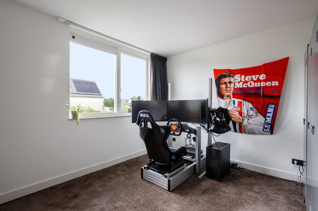 Renovated Family Home with Water Views and Full Basement in Leidschendam — 28